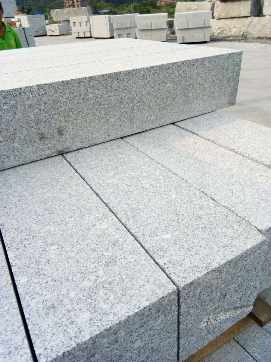 衡陽(yáng)花崗巖天然芝麻灰 庭院戶(hù)外地鋪的理想之選與廠家產(chǎn)品解讀