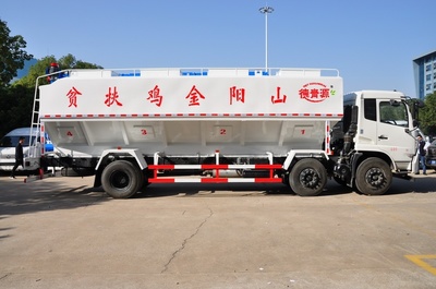飼料車(chē)生產(chǎn)廠(chǎng)家